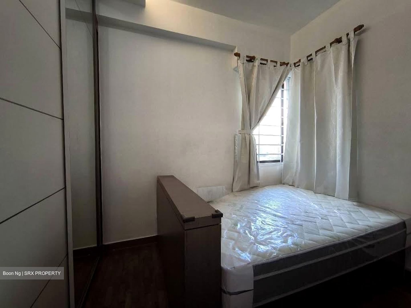 Simsville (D14), Condominium #581333701